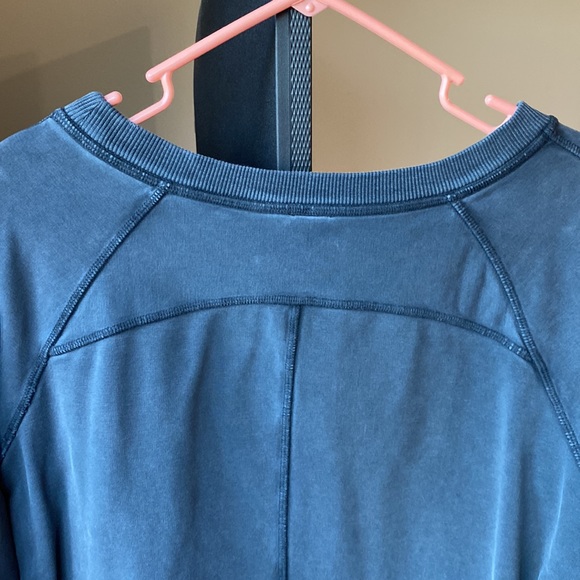 Lululemon Womens Charcoal Gray Long Sleeve Athletic Yoga Crewneck Sweatshirt - Picture 6 of 7